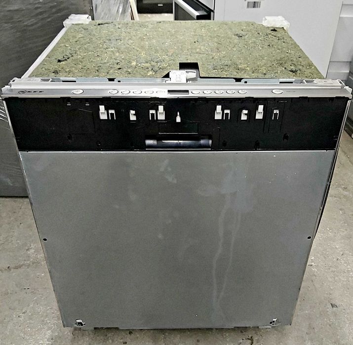 Встраиваемая посудомойка 60см на три лотка с проекцией Neff S51N58X9EU