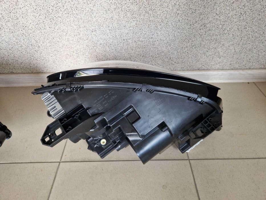 Передние фары на Mercedes GLA  X156 13-17 год Bi-Xenon  оригинал