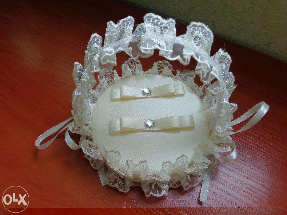 Продам свадебную подложку под обручальные кольца