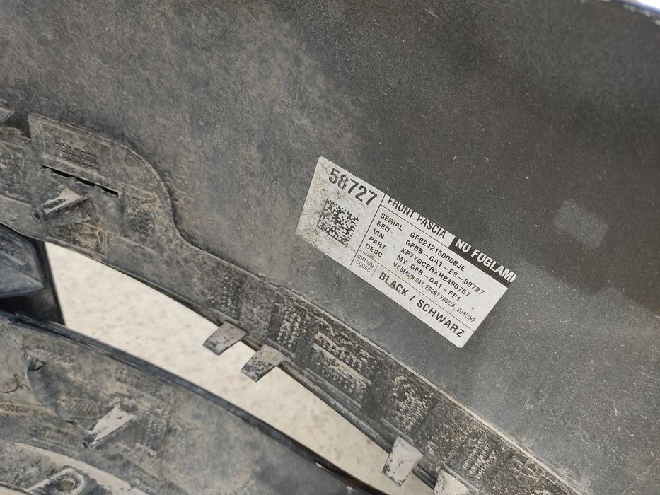 Бампер передній Tesla model Y