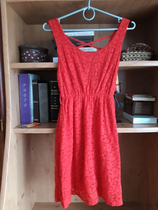 Śliczna sukienka z czerwonej koronki rozmiar xxs/ xs   32/ 34
