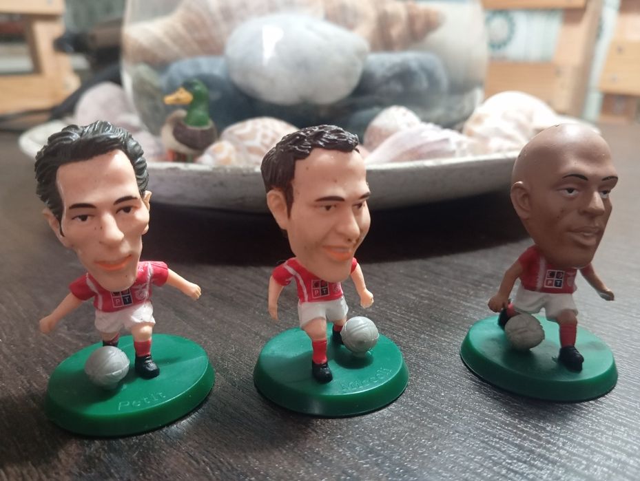 Bonecos miniatura de clubes