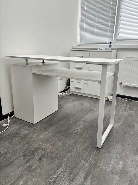 Стіл для манікюру