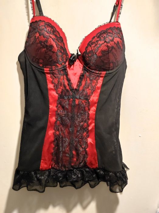 Czerwono - czarna halka