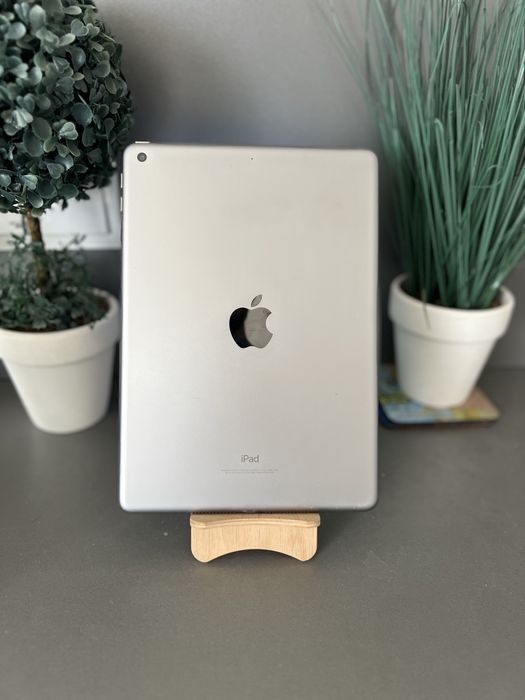Apple iPad 6th 32gb 2018 9.7 space gray ідеал планшет з гарантією