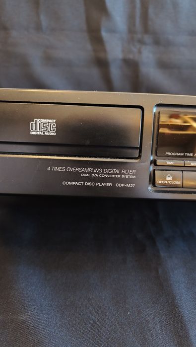 Leitor de CDs Sony CDP-M27(Com Avaria)