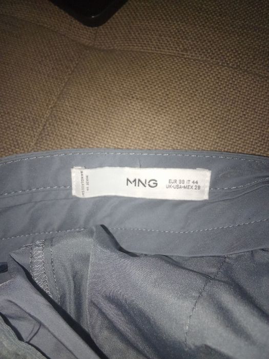 Calções cinzentos MNG