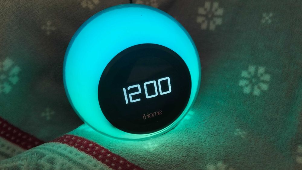 Радіогодинник iHome IBT29BE