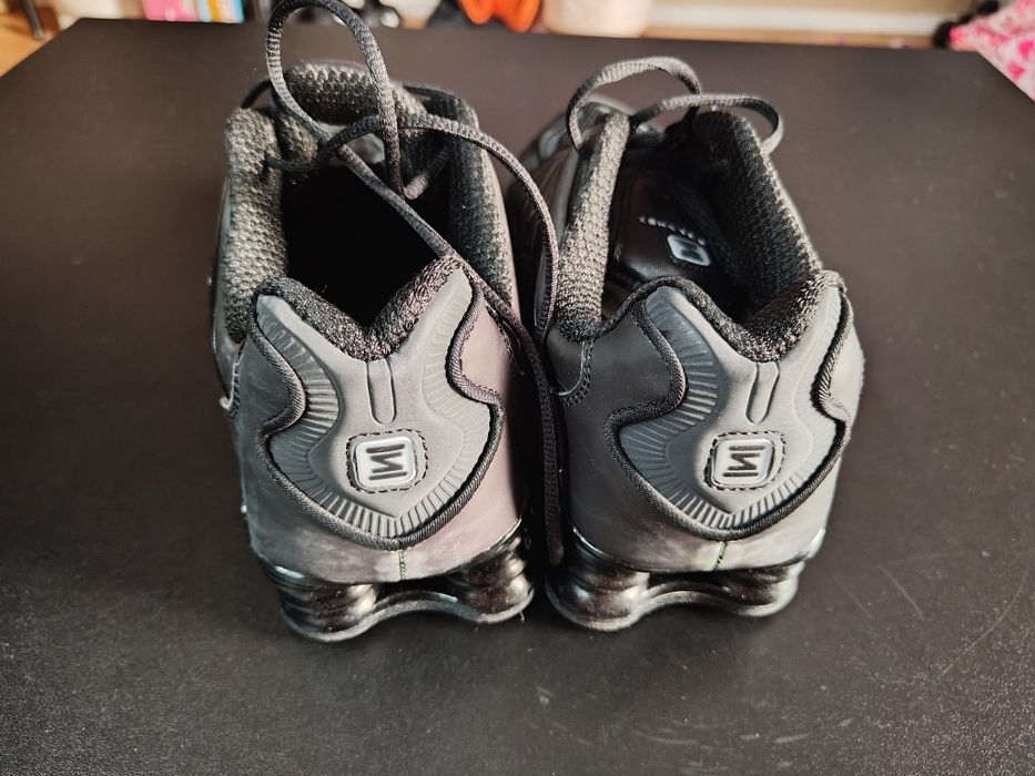 Nike Shox zmieniają kolor