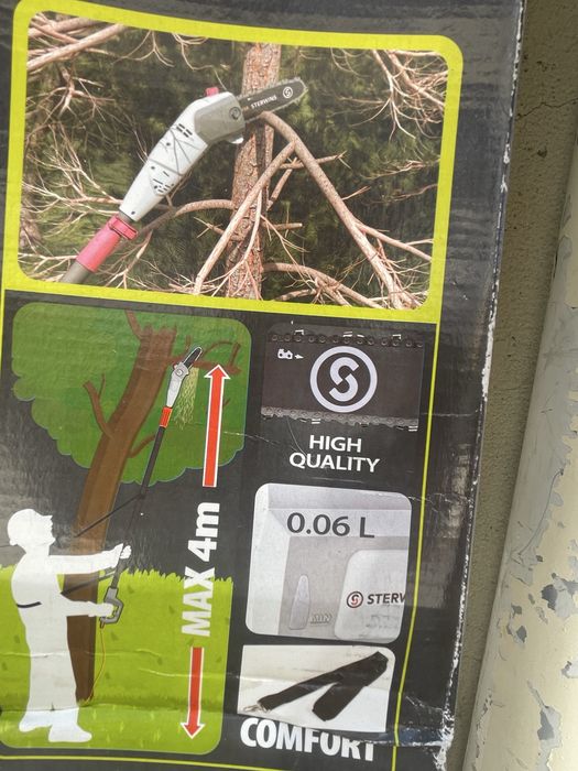 Serra eletrica de podar extensiva.
