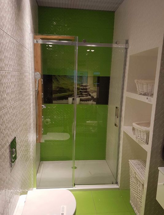 Montaż kabin prysznicowych oraz wyposażenia łazienkowego