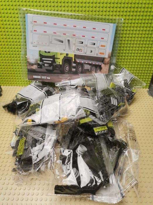 конструктор на базі Лего вантажівка самосвал.