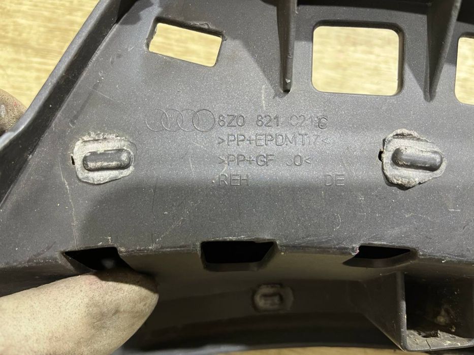 Крыло переднее левое Audi A2 ( 2000 - 2005 г. ) 8Z0821021C