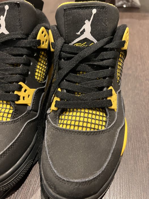 Air Jordans amarelos e pretos n38