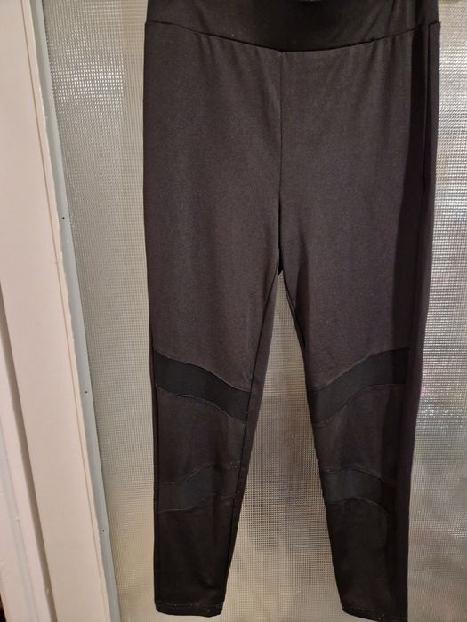 Legginsy Stradivarius czarne z przezroczystymi wstawkami, rozmiar S