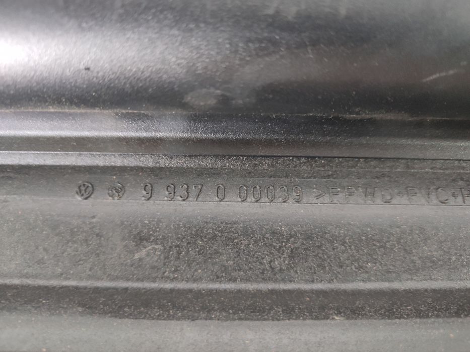 Шторка багажника Фольксваген Пассат Б6 Полиця ПассатБ6