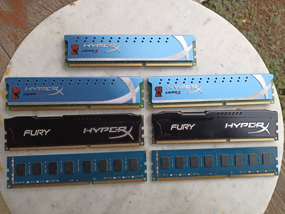 Оперативная память DDR3 Kingston 12 гб.