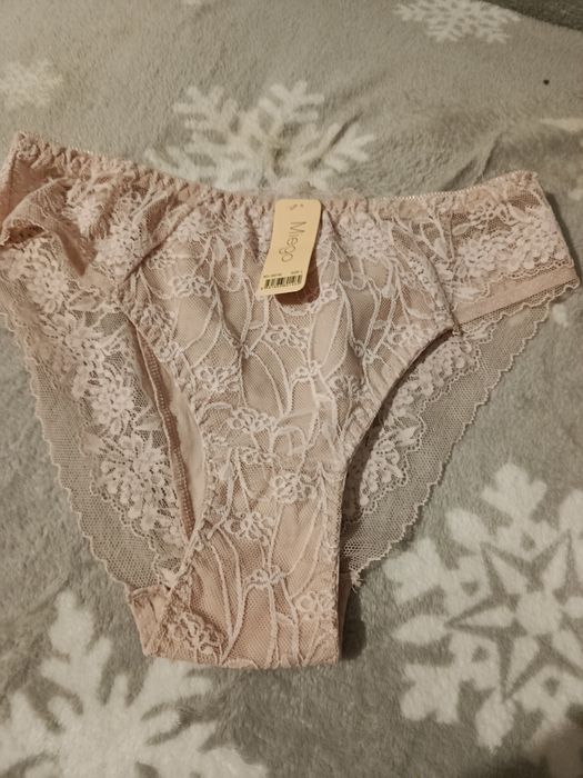 Majtki z koronką