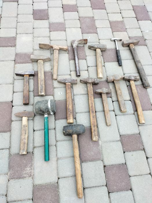 Продам молотки(з ручками)