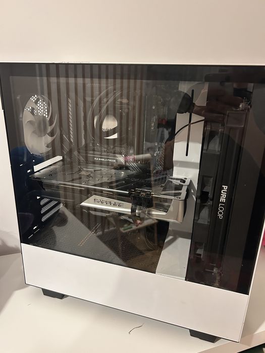 OKAZJA !!! Komputer gamingowy rx5700 xt saphire turbo i5 10th 16gb ramu