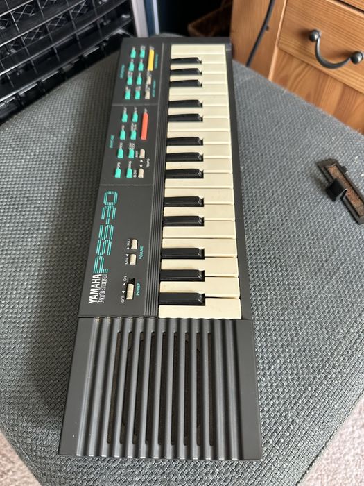 Yamaha PortaSound PSS-30 Vintage Anos 80 | Com Caixa Original | Funciona Perfeitamente