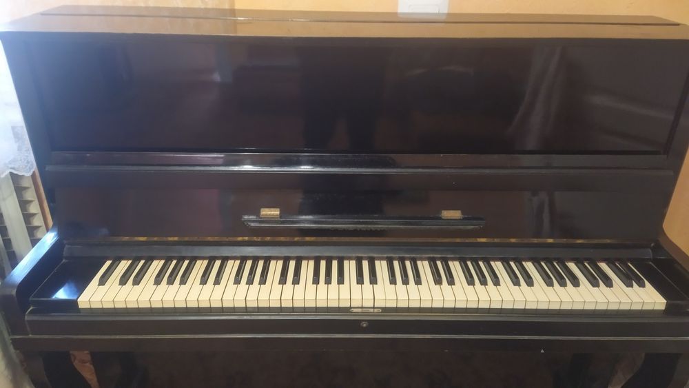 Віддамо фортепіано Україна