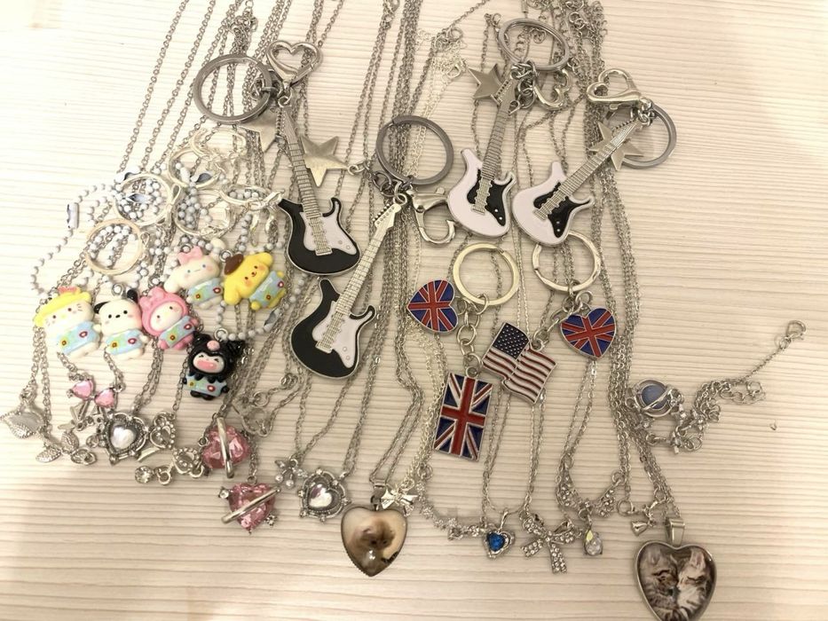 Красиві прикраси нові