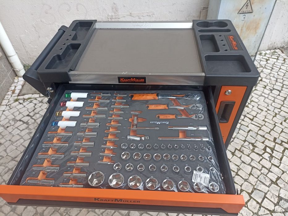Carrinho de ferramentas Kraft Muller 7 gavetas 7 cheias com chave dino