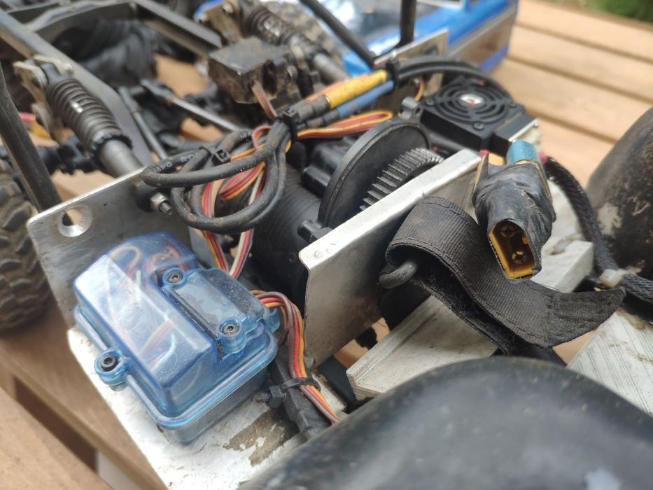 Model Trial 1/10 trx4 axial bezszczotka + pakiety zestaw