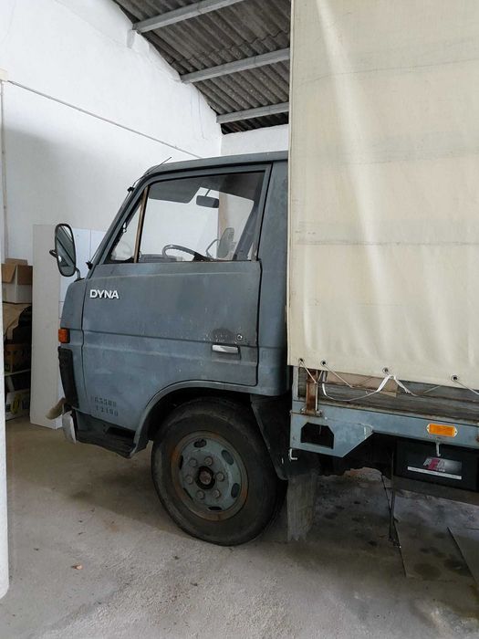 Carrinha Toyota Dyna a Diesel de um único proprietário