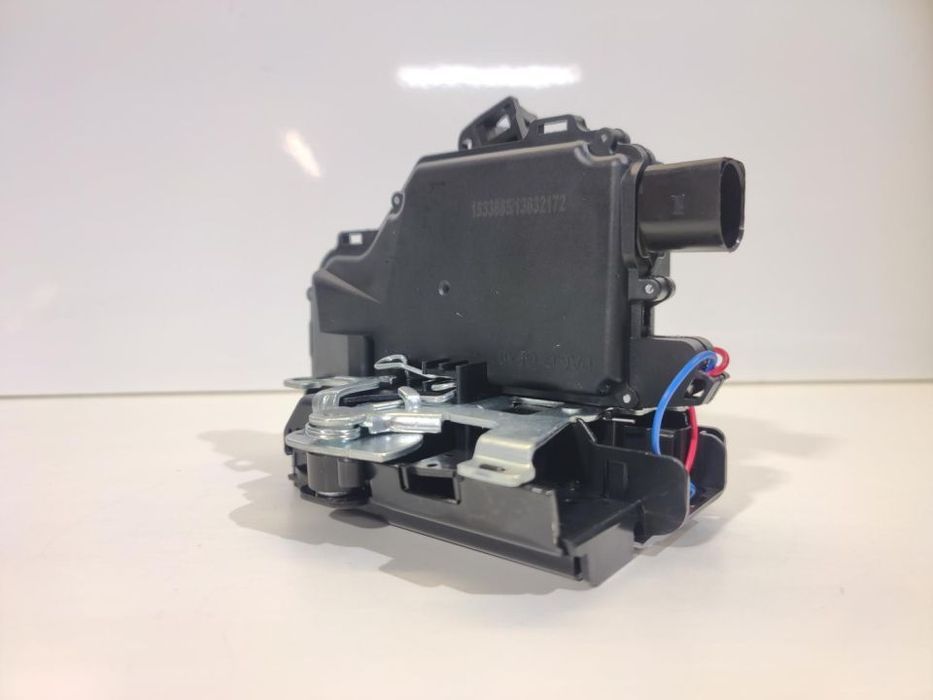 Fechadura Nova VW Porta Traseira Dta Passat B5 Bora Golf 4 IV