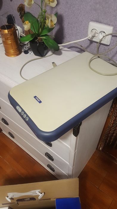 Планшетний сканер Epson Perfection 1250 в ідеальному стані