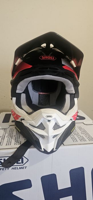 Capacete enduro shoei