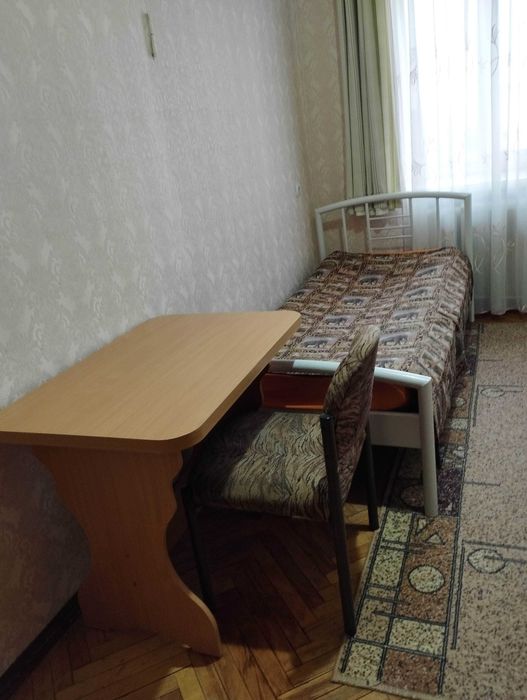 м.Черниговская.Комната под ключ БЕЗ ХОЗЯЕВ  для 1 чел. ул.Лазаревского 2