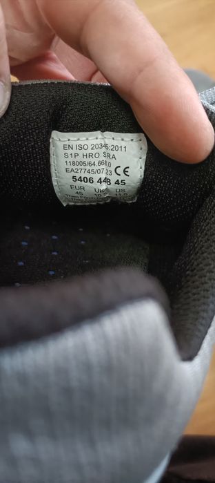 Sapatilhas de Segurança FÖRCH – Novas, tamanho 45 – S1P