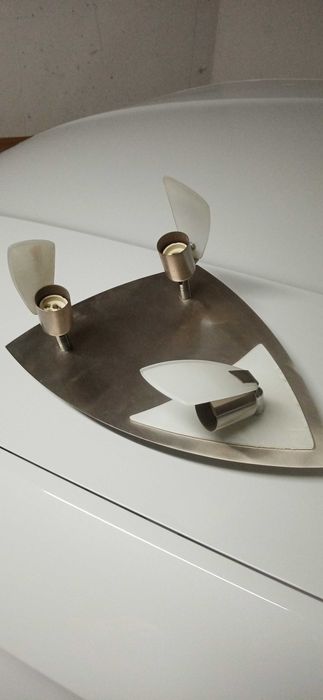 Candeeiro de Teto Estilizado