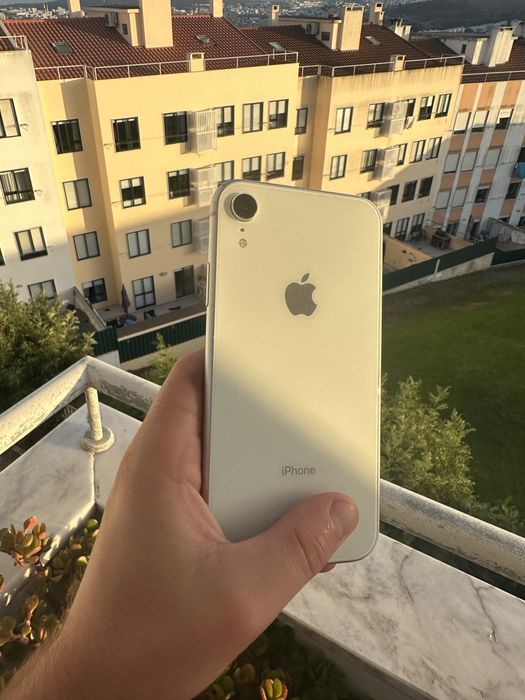 Apple iPhone XR 64GB com Bateria Nova