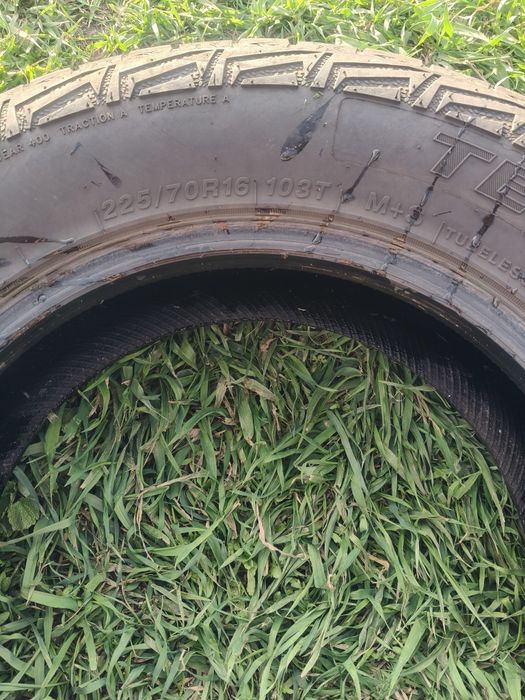 Продам шини  225/70 R16