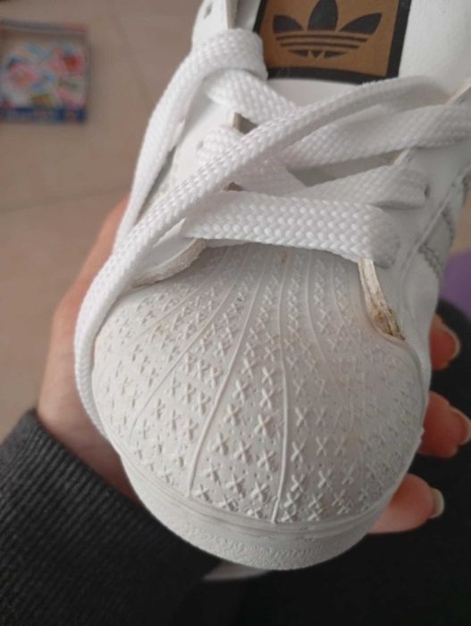 2 pares de sapatilhas iguais n 27