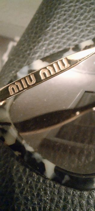 ПРОДАМ брендовые очки итальянской фирмы «Miu Miu»