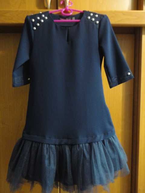 продам: платье  школьная форма