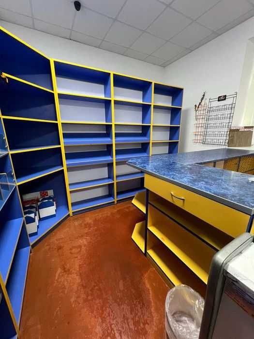 Продам стелажі в гарному стані
