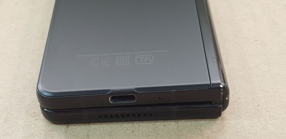 Samsung Galaxy Z Fold 3 5G "12/256Gb"