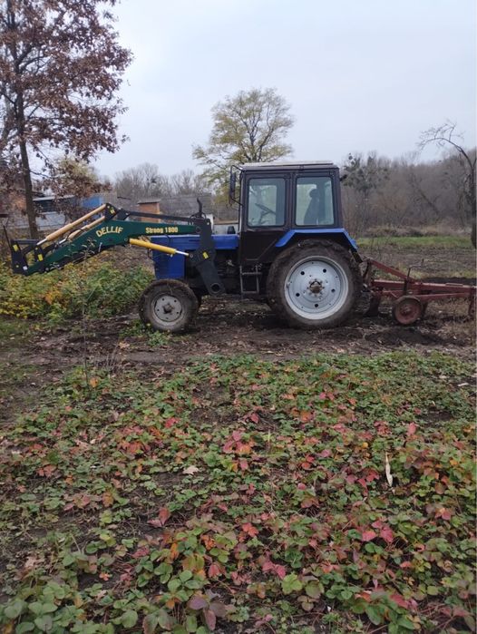 МТЗ 80 з куном та плугом