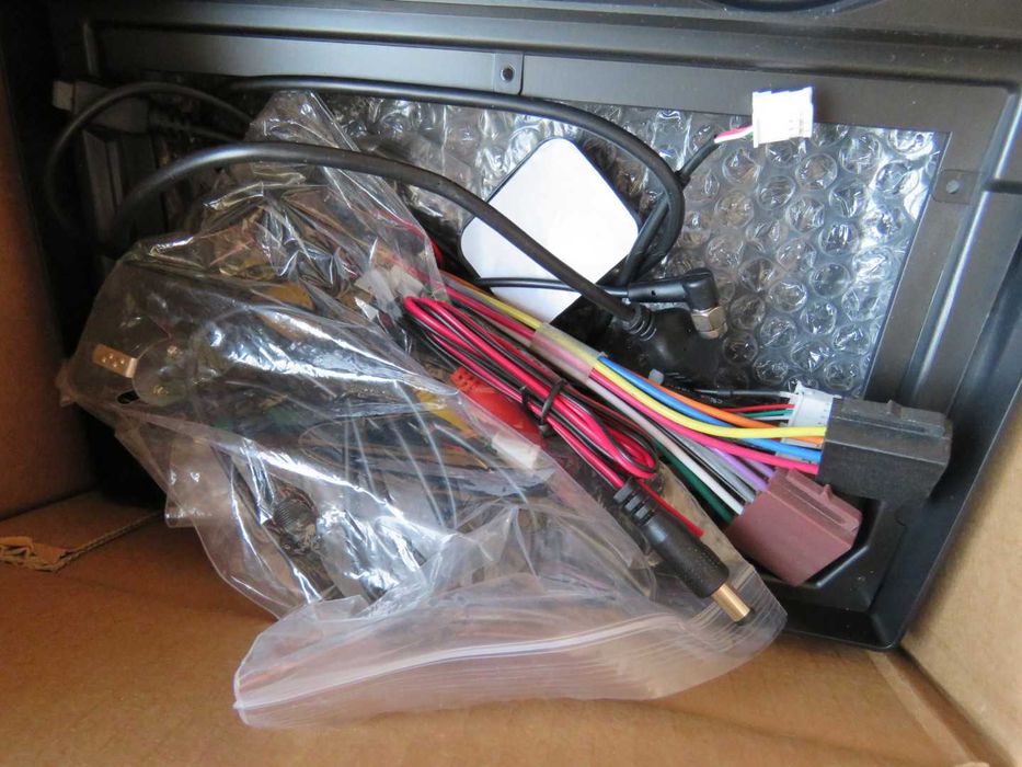 Troco Car Radio Navigation System Junsun, Serial No:XT89; 10.1 polegadas, novo em caixa