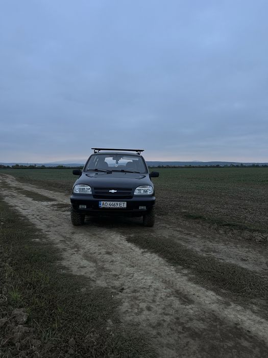 Продаю срочно нива шевроле