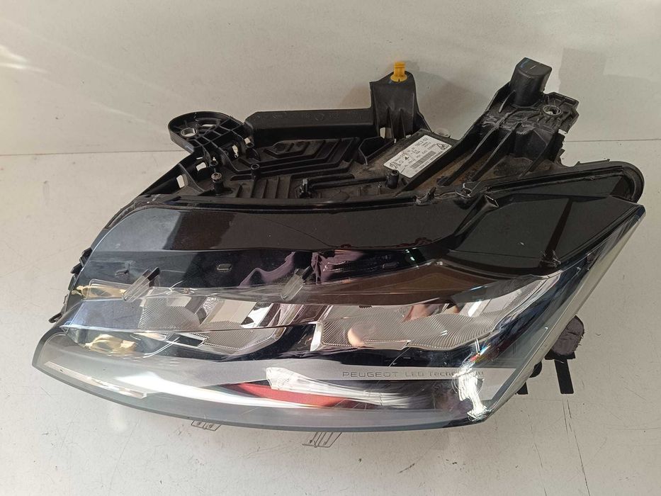 Otica Esquerda Peugeot 308 III Led | 123863
