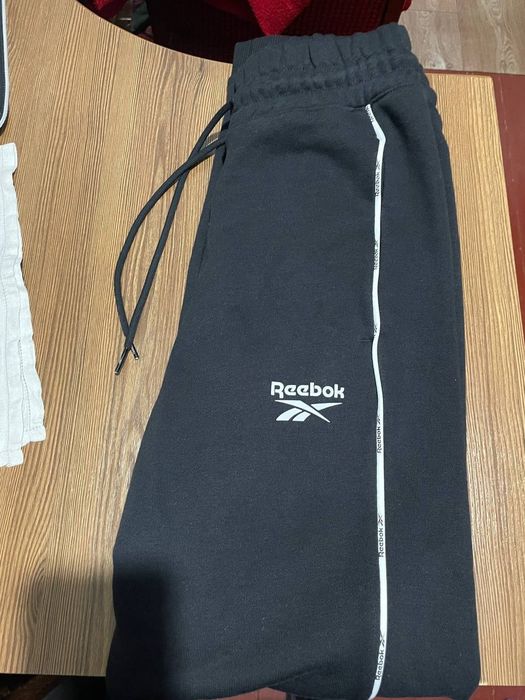 Штани Reebok жіночі спортивні з глибокими кишенями XS