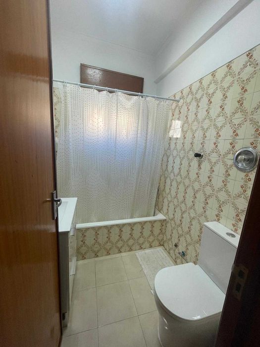 Aluga- se quarto em Algueirão, Mem Martins