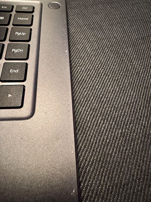 Huawei MateBook D15 8GB / intel i5 / 256GB SSD + 1TB HDD